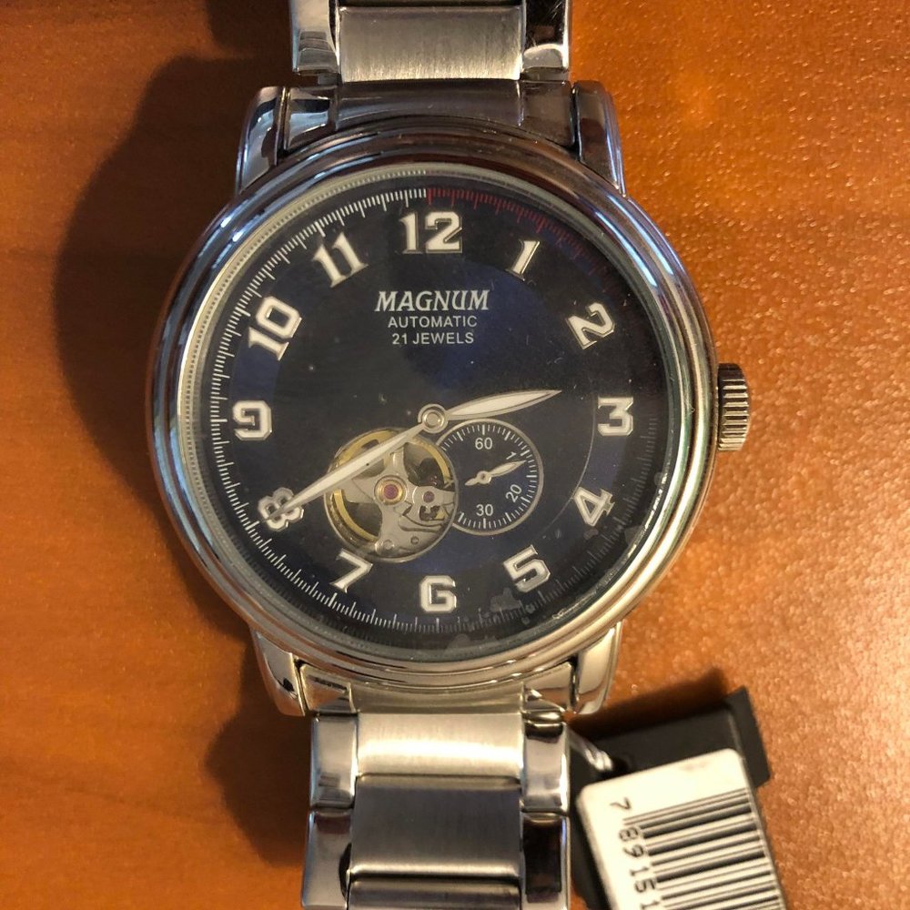 Magnum Silver Mens Wrist Watch NWT (MA33915F)